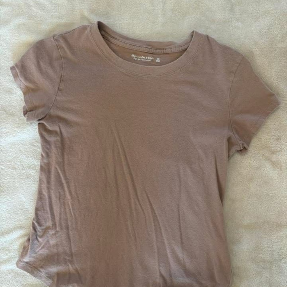 Abercrombie & Fitch Basic Tee